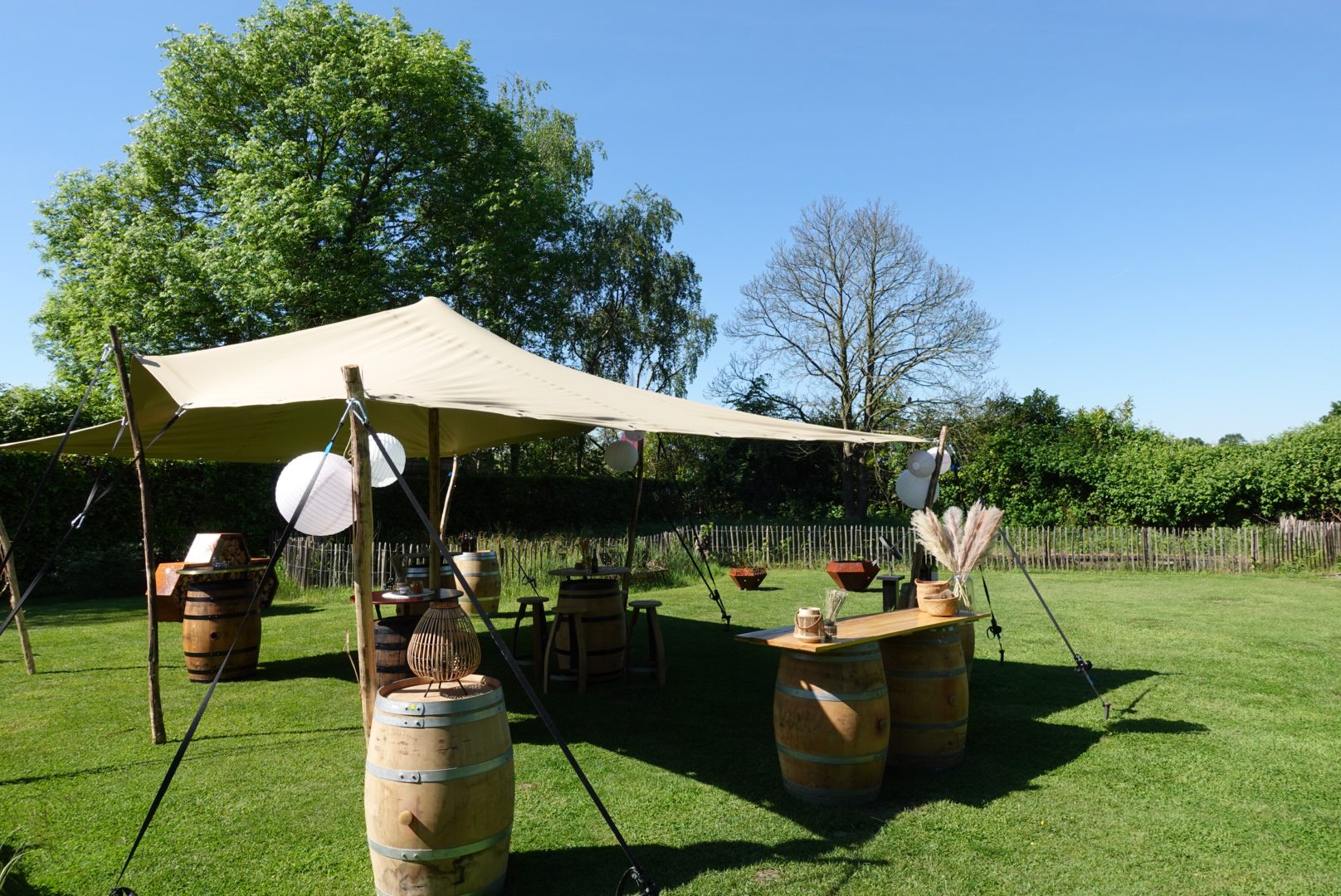 Stretchtent Robinia palen